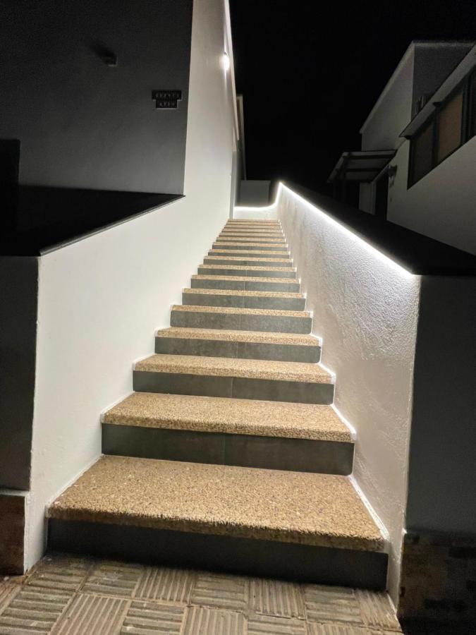 Izaro Apartamento Atico De Lujo Cerca De Playa Dorada Playa Blanca  Exterior foto