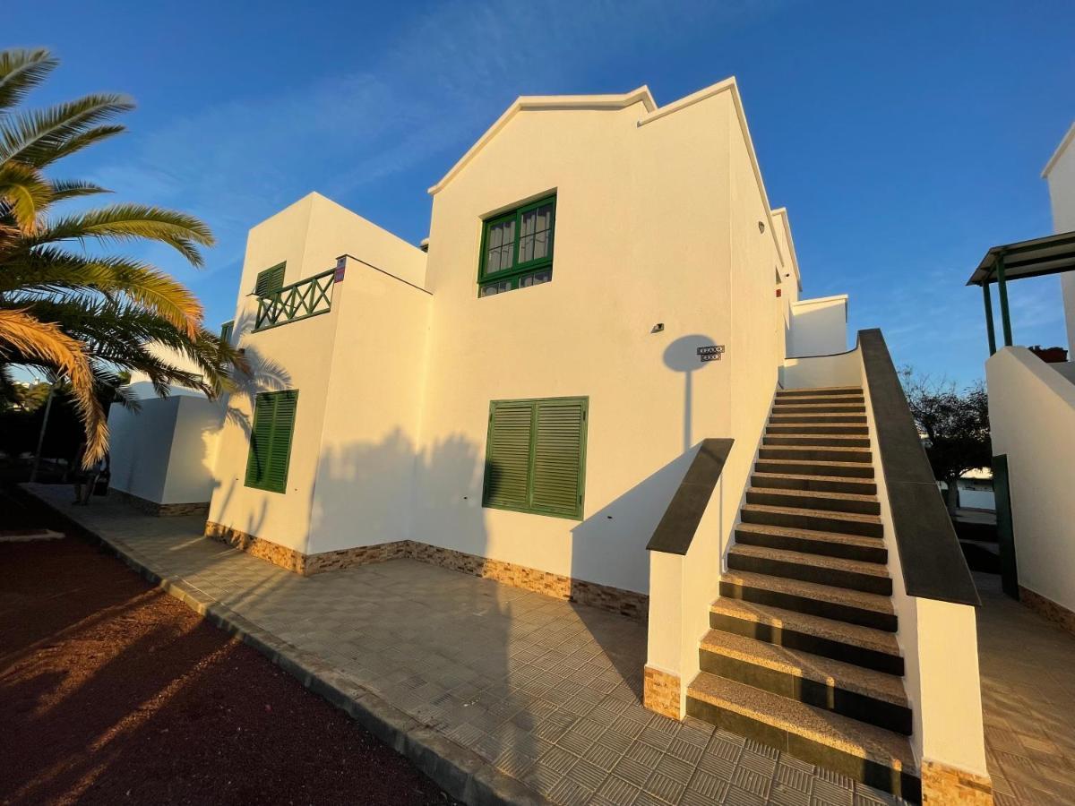 Izaro Apartamento Atico De Lujo Cerca De Playa Dorada Playa Blanca  Exterior foto