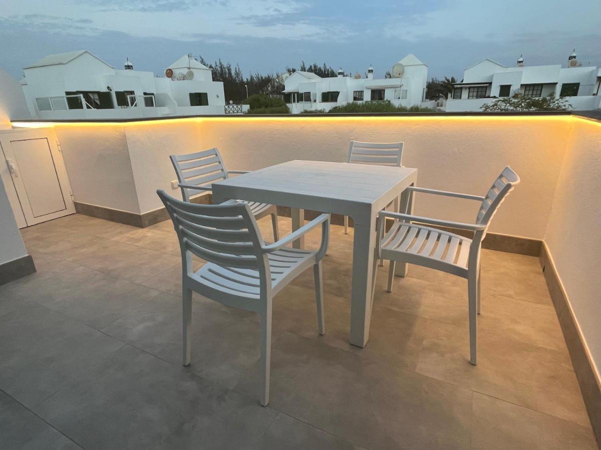 Izaro Apartamento Atico De Lujo Cerca De Playa Dorada Playa Blanca  Exterior foto