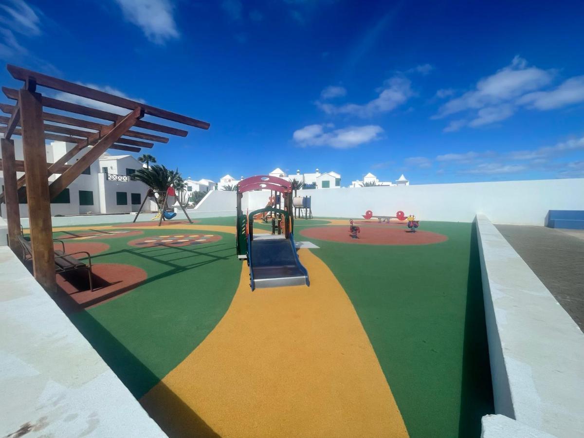 Izaro Apartamento Atico De Lujo Cerca De Playa Dorada Playa Blanca  Exterior foto