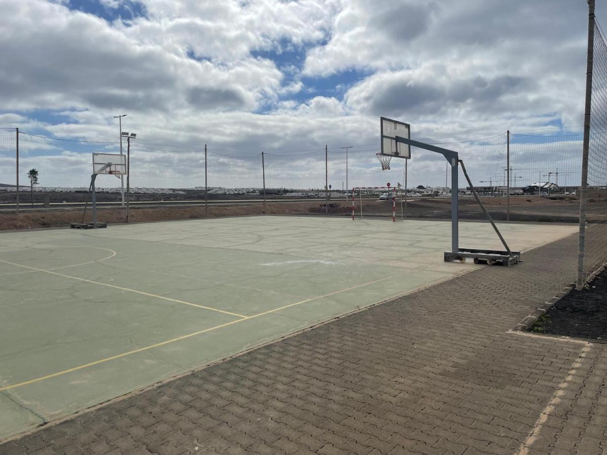 Izaro Apartamento Atico De Lujo Cerca De Playa Dorada Playa Blanca  Exterior foto