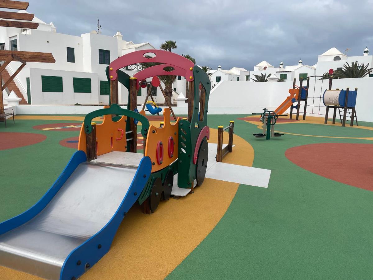 Izaro Apartamento Atico De Lujo Cerca De Playa Dorada Playa Blanca  Exterior foto