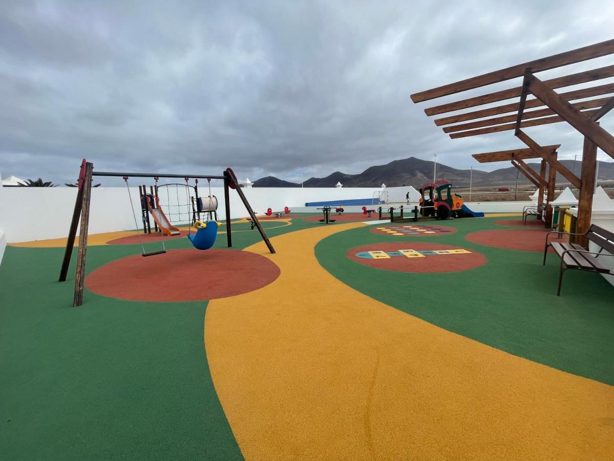 Izaro Apartamento Atico De Lujo Cerca De Playa Dorada Playa Blanca  Exterior foto