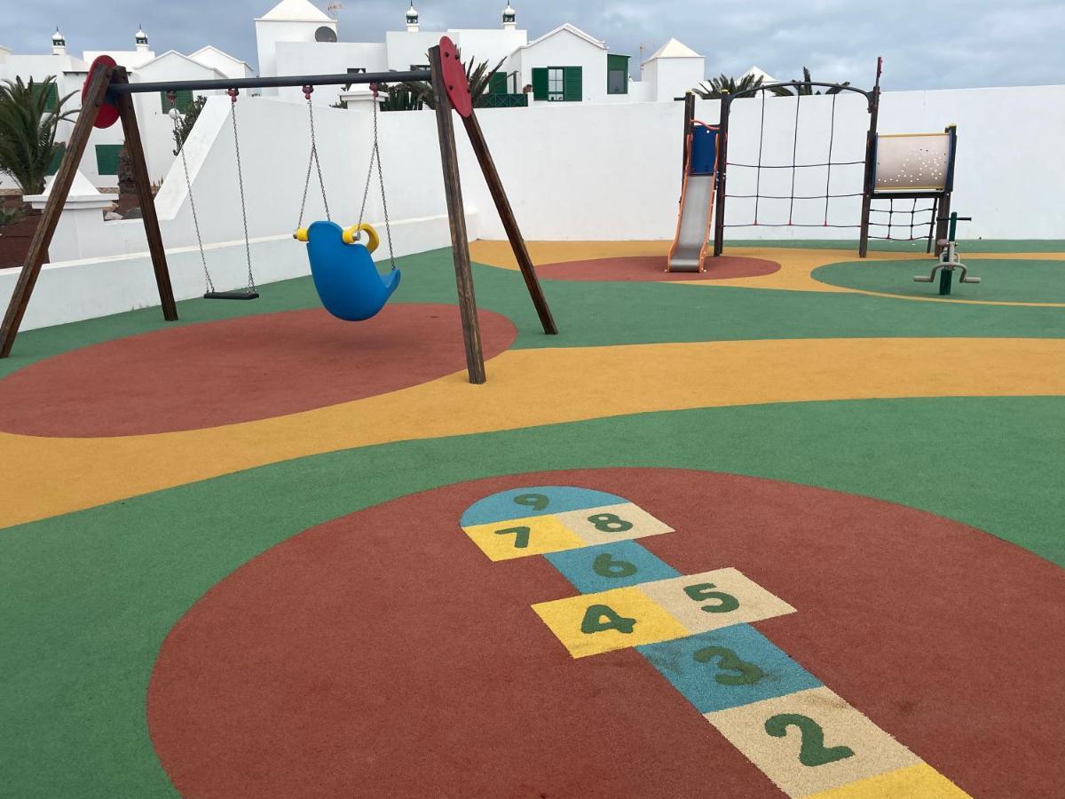 Izaro Apartamento Atico De Lujo Cerca De Playa Dorada Playa Blanca  Exterior foto