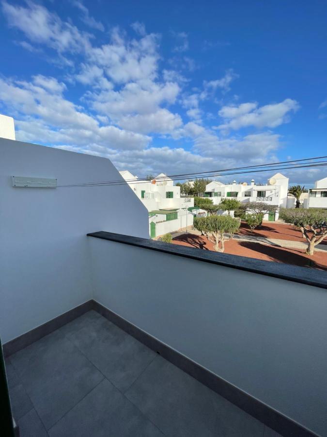 Izaro Apartamento Atico De Lujo Cerca De Playa Dorada Playa Blanca  Exterior foto