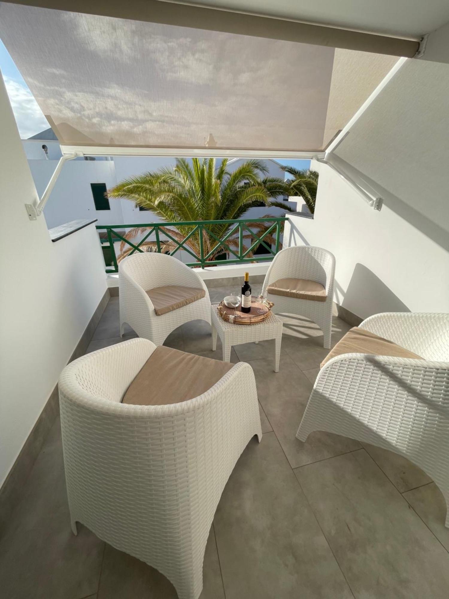 Izaro Apartamento Atico De Lujo Cerca De Playa Dorada Playa Blanca  Exterior foto