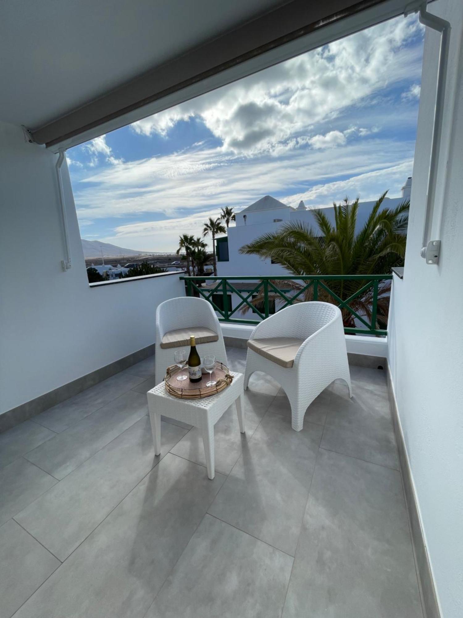 Izaro Apartamento Atico De Lujo Cerca De Playa Dorada Playa Blanca  Exterior foto
