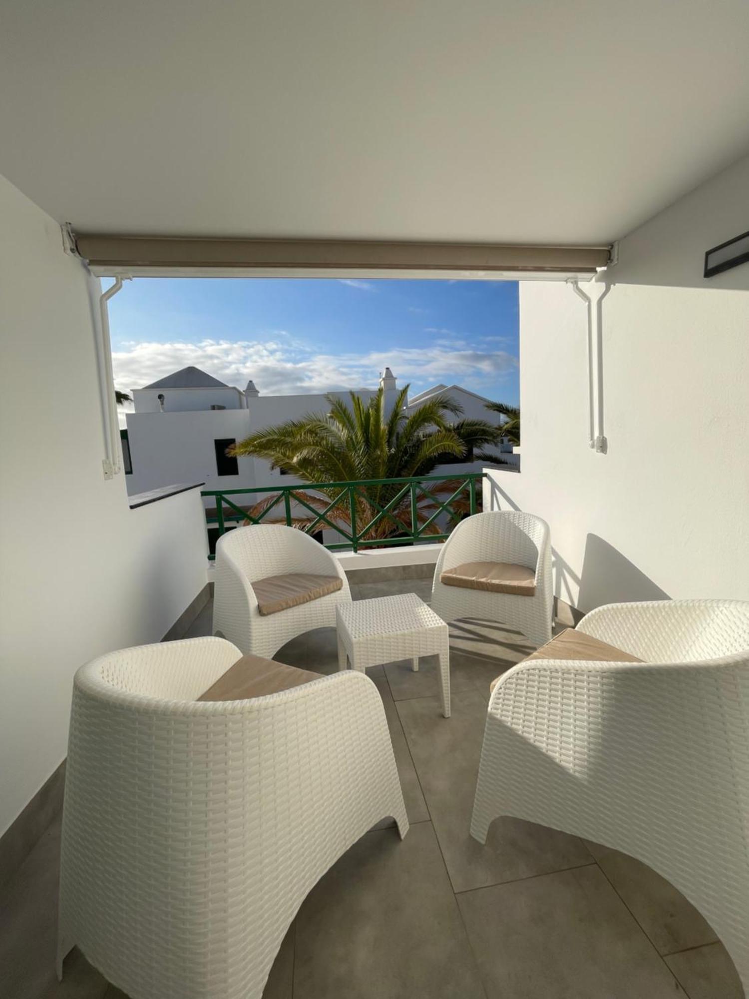 Izaro Apartamento Atico De Lujo Cerca De Playa Dorada Playa Blanca  Exterior foto